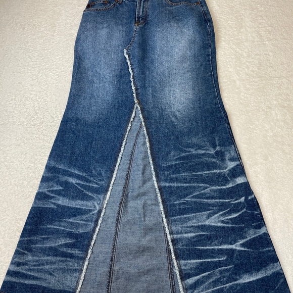 MOTO BLUES Jeans Skirt Split In Front RN 35320 Women's 13/14 Medium Wash Fringe - Picture 1 of 13